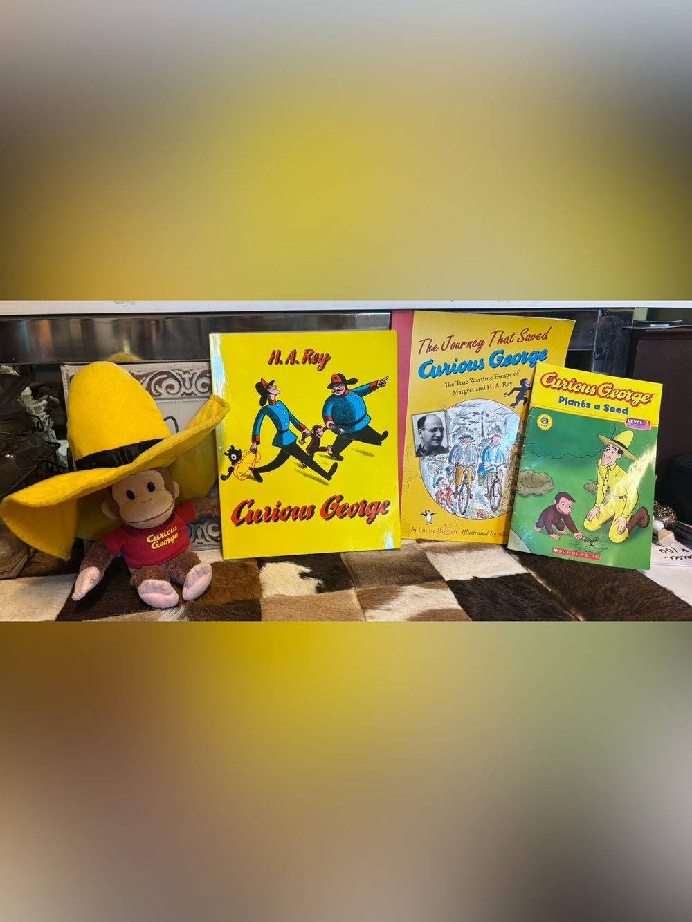 Curious George Yellow Plush Hat & Book Set - Curious George